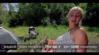 Сисястая блондинка красиво и страстно трахается со своим другом на природе